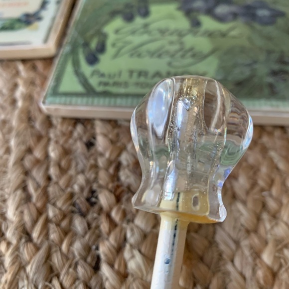 Vintage Floral Acrylic and Metal Wall Hooks. SET OF TWO. Measures 7 1/4”x 6” - Picture 11 of 13